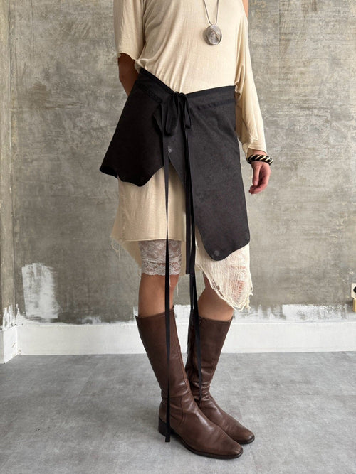 Mantle Skirt — 磨面豬皮不對稱片裙